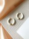 Modne kolczyki koła Bold Hoop Beige