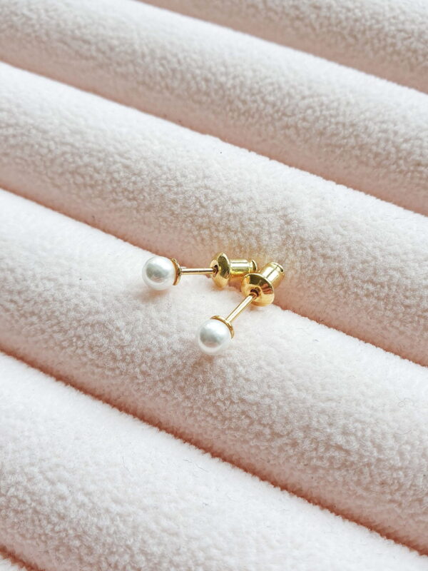 Pozłacane kolczyki z mini perłami